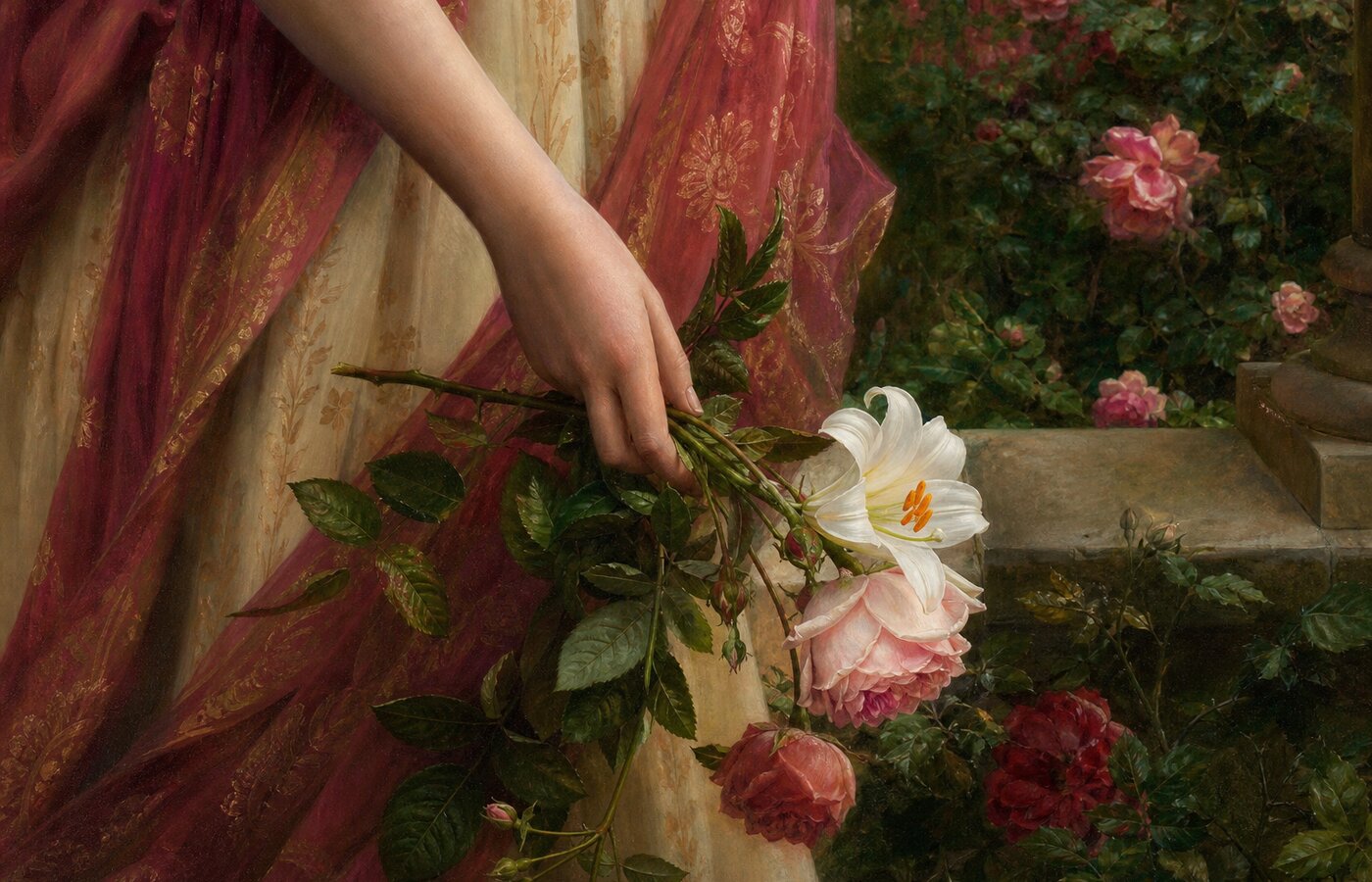 Detalle de pintura prerrafaelita: mano femenina sosteniendo lirio y rosas en jardín exuberante